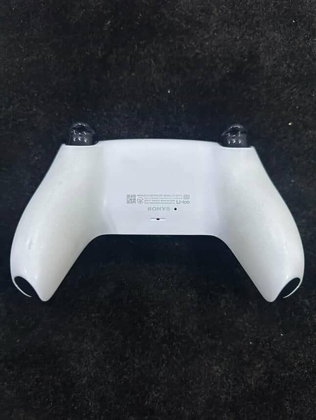 PS5 WITH BOX BEST CONDITION 4