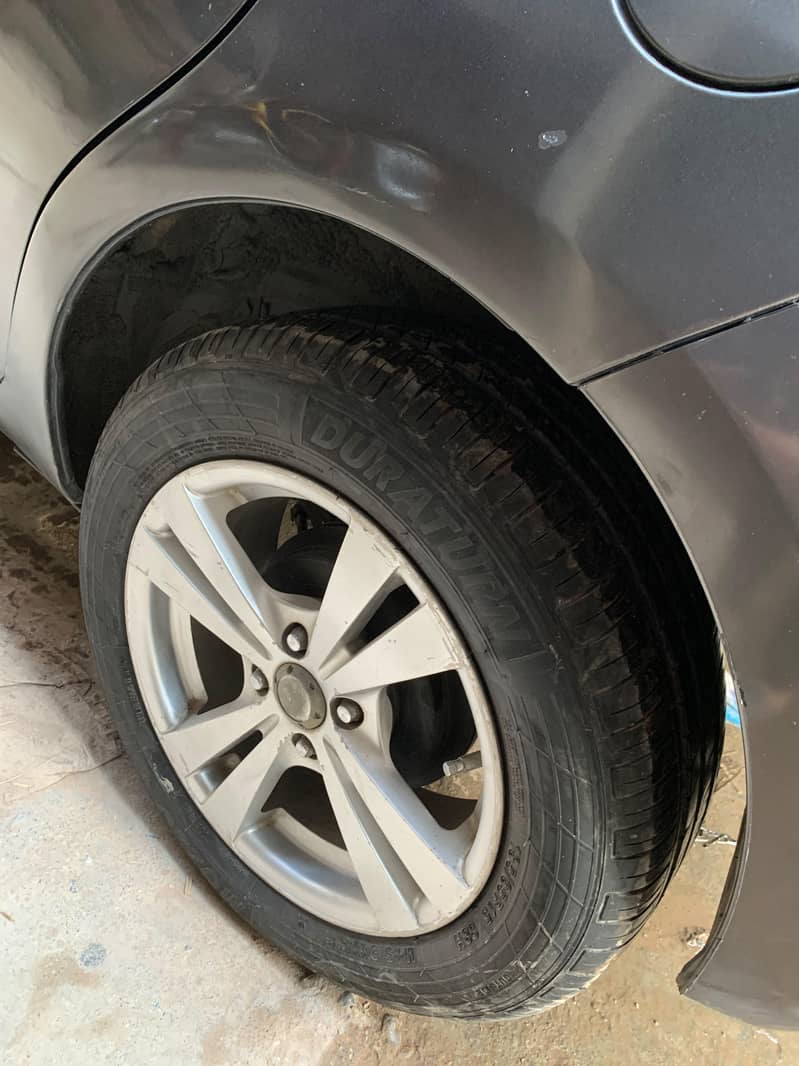 Toyota Vitz 2012 4