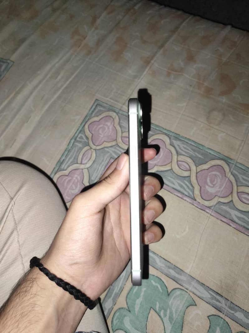 Apple iPhone 15 plus 1