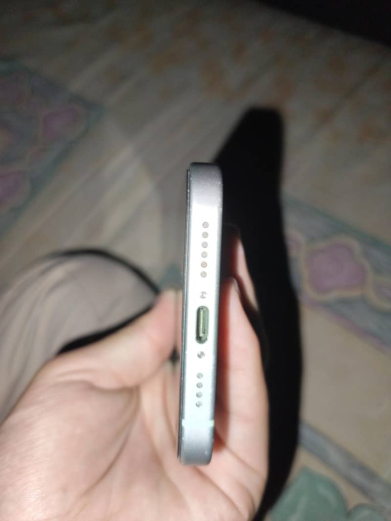 Apple iPhone 15 plus 2