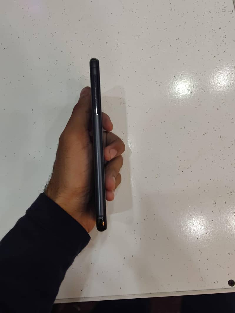 Apple iPhone 11 Pro Max 1