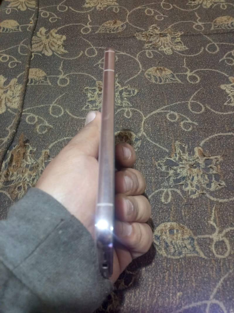 Samsung Mobile S22 Plus 7
