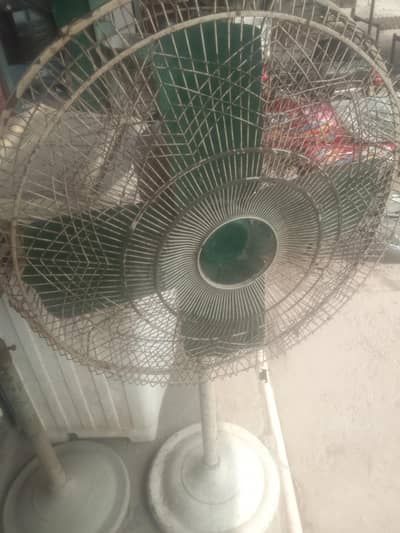 pedestal fan