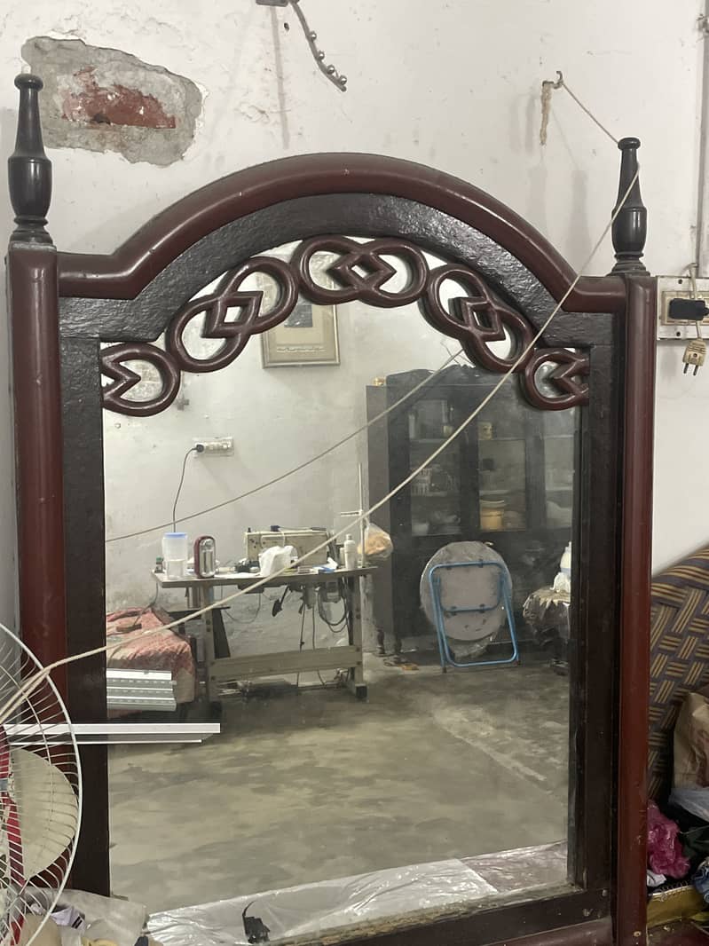 Dressing table rough condition ma ha 2