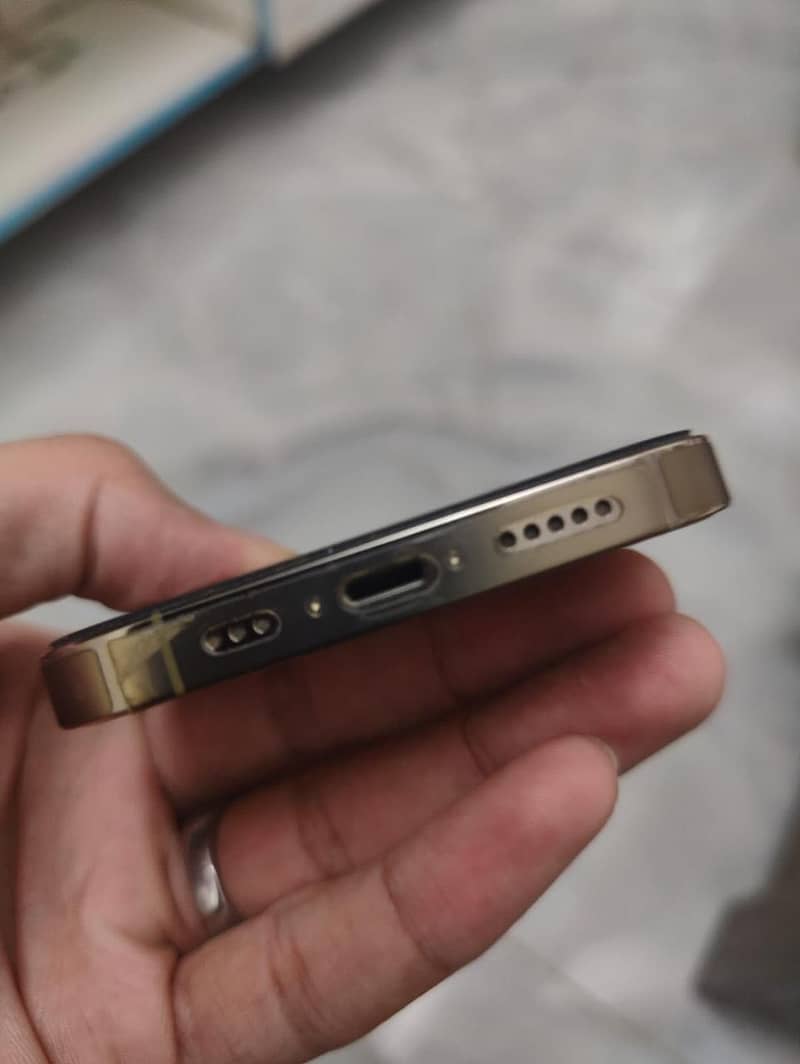 Apple iPhone 14 Pro 1