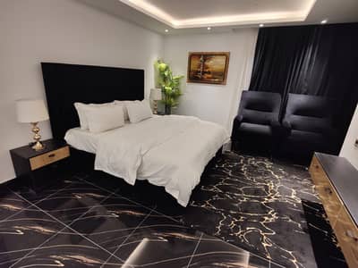 Daily Basis Luxurious Hotel Apartments Available
