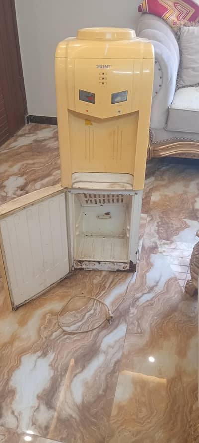 Orient Water Dispenser with Refrigerator for Sale