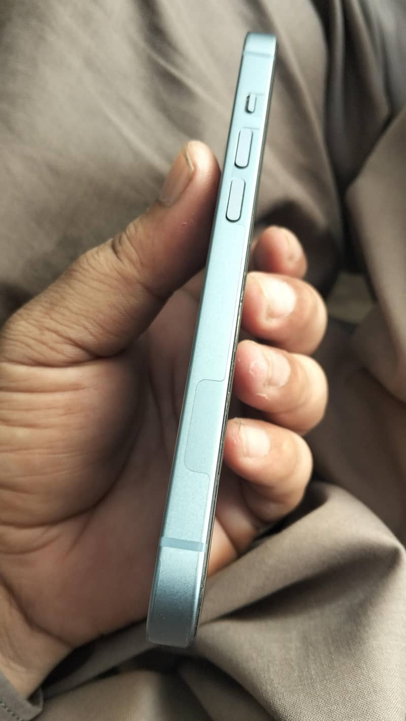 Apple iPhone 14 3