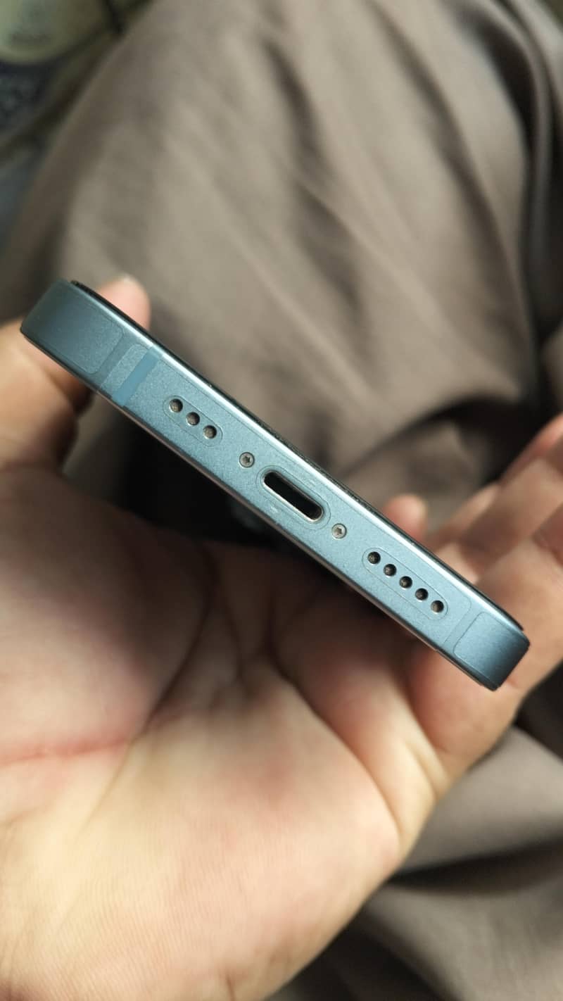 Apple iPhone 14 4