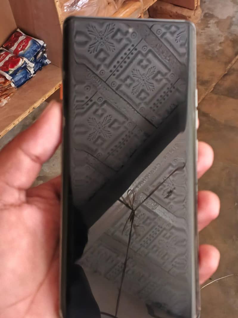 Tecno CAMON 40 Pro 1