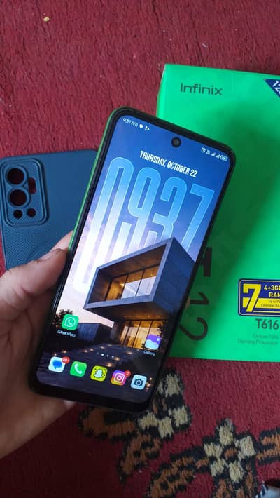Infinix Hot 12