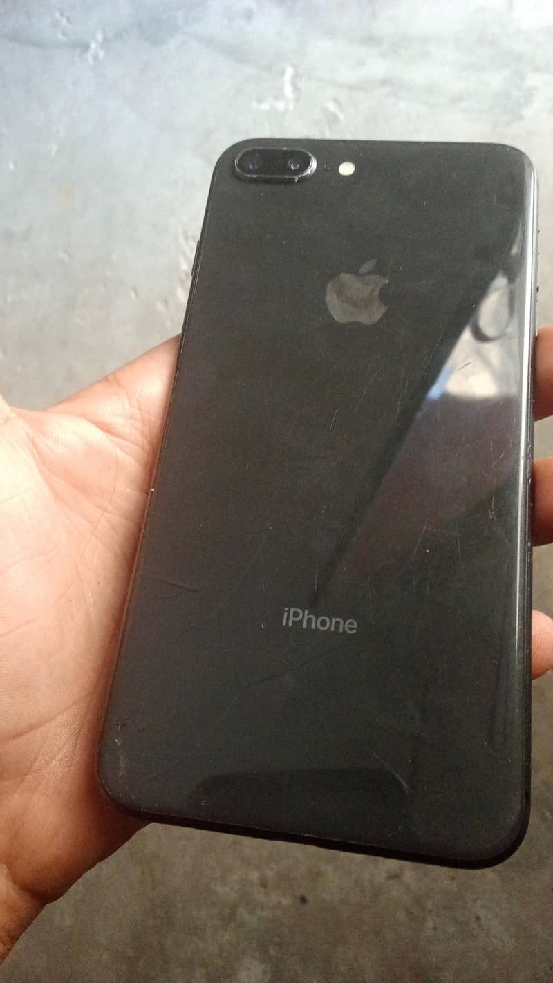 Apple iPhone 8 Plus 1