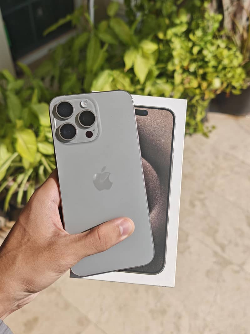 Apple iPhone 15 Pro Max 1