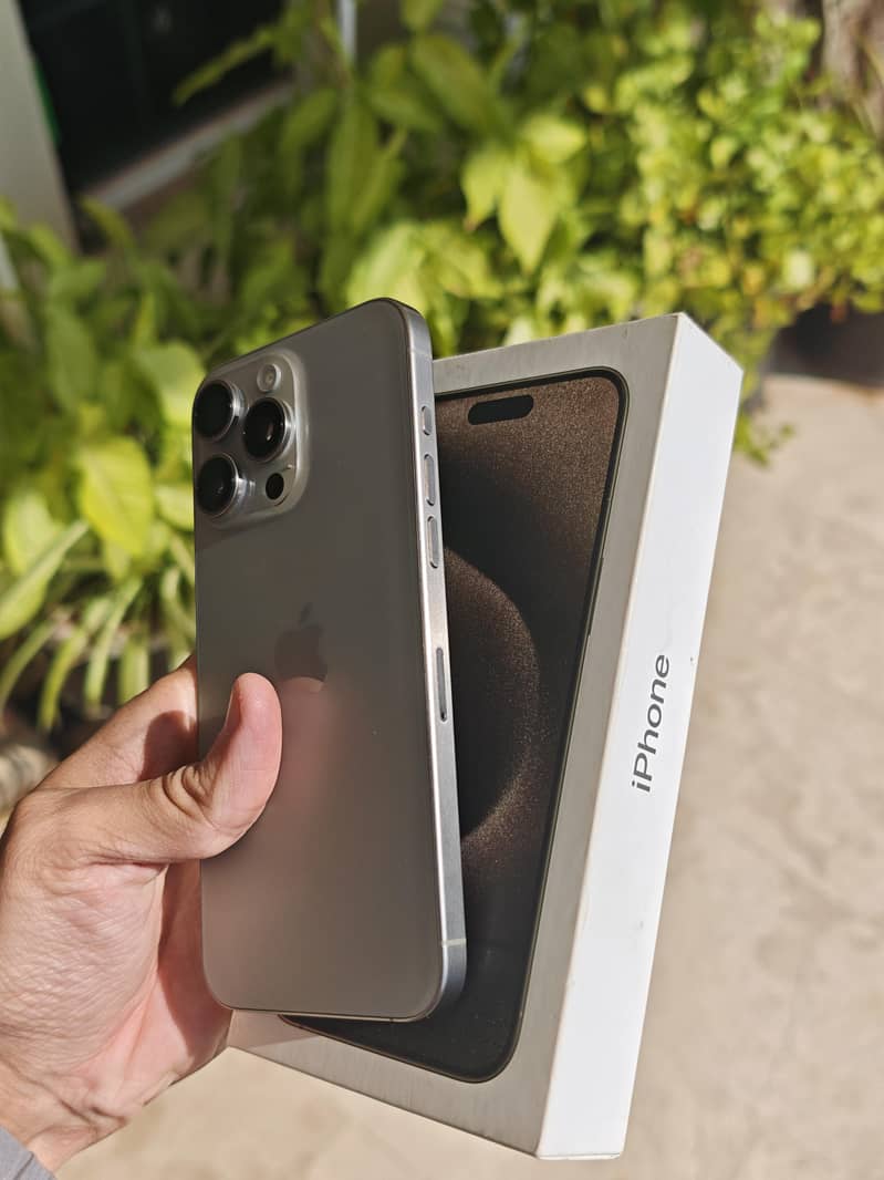 Apple iPhone 15 Pro Max 2