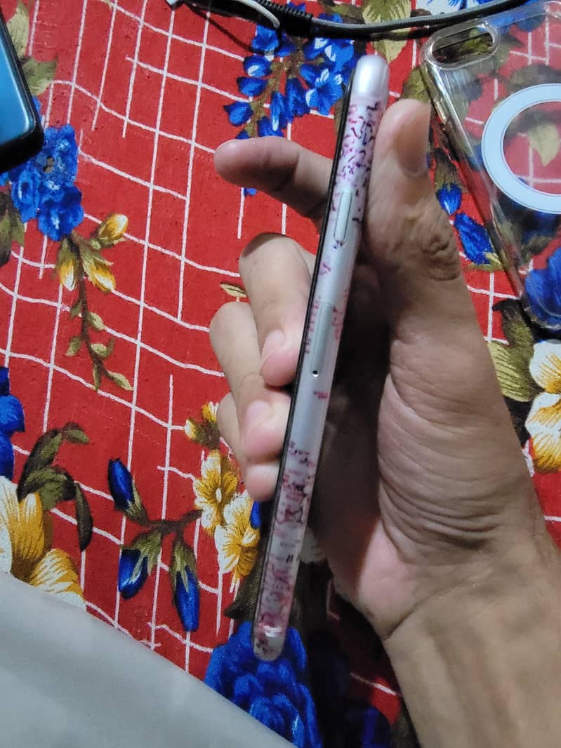 Apple iPhone SE 4