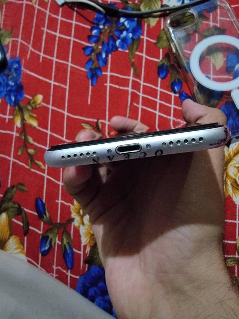 Apple iPhone SE 7