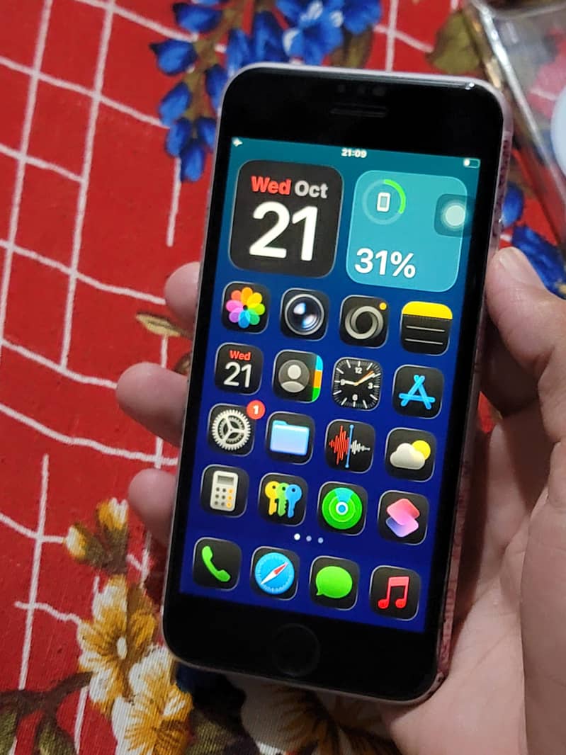 Apple iPhone SE 11