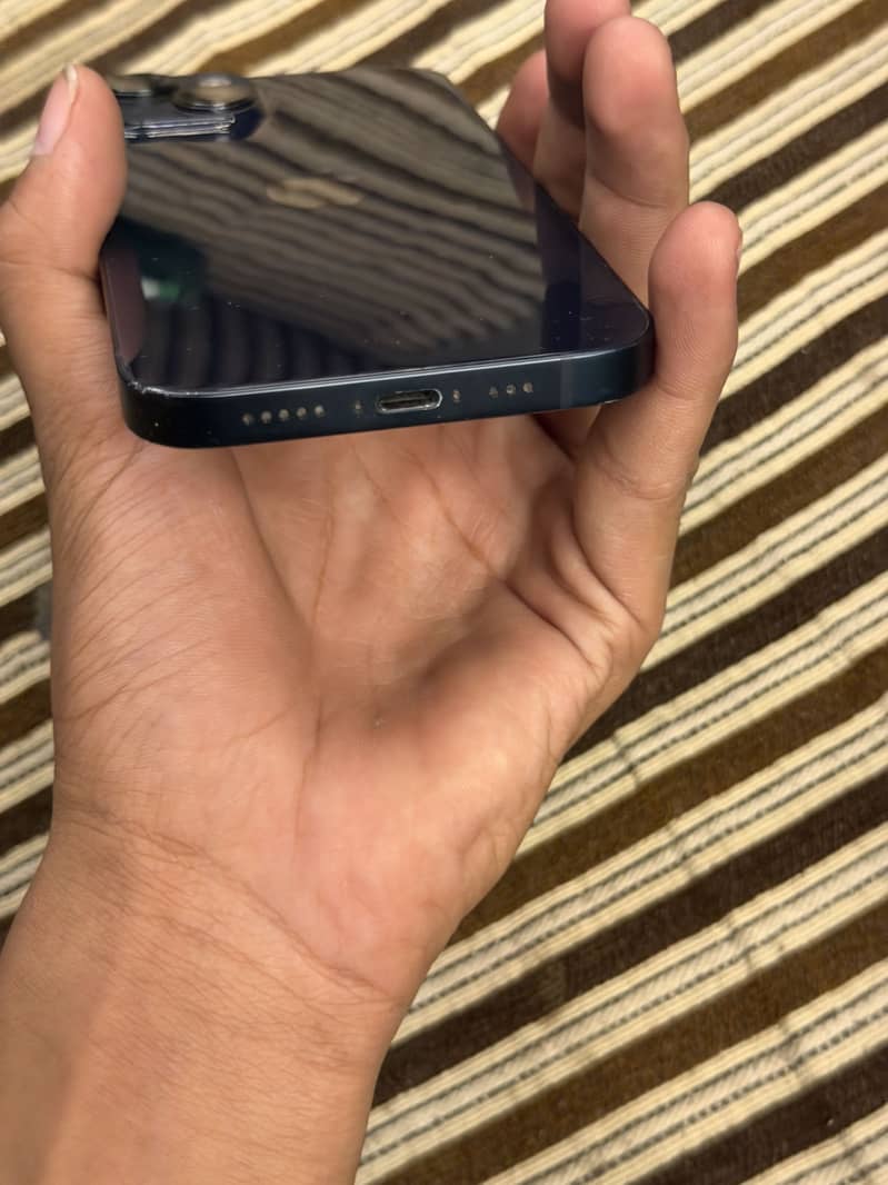 Apple iPhone 14 4