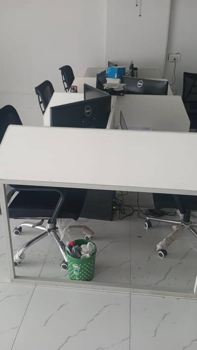 workstation  table