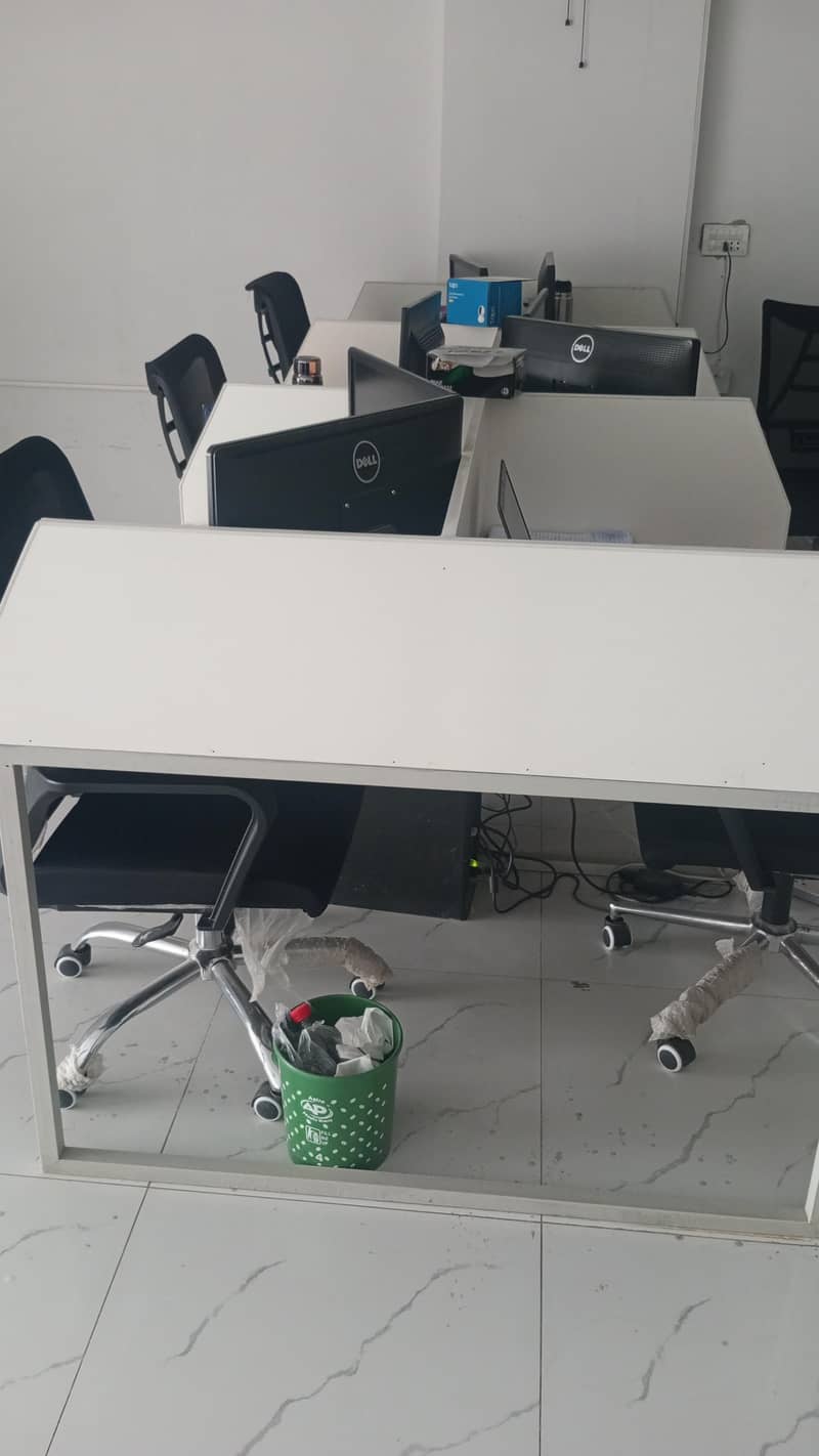 workstation  table 0