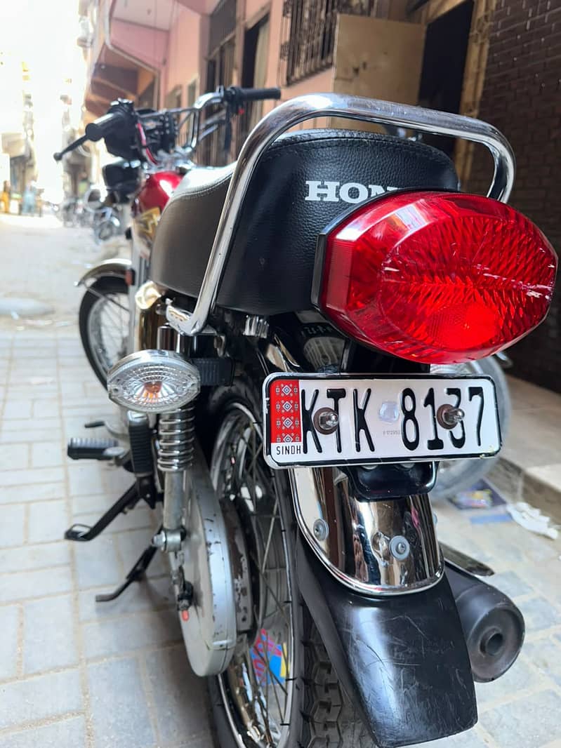 HONDA || CG 125 || Special Gold Edition || Model 2026 - Standard Bikes ...