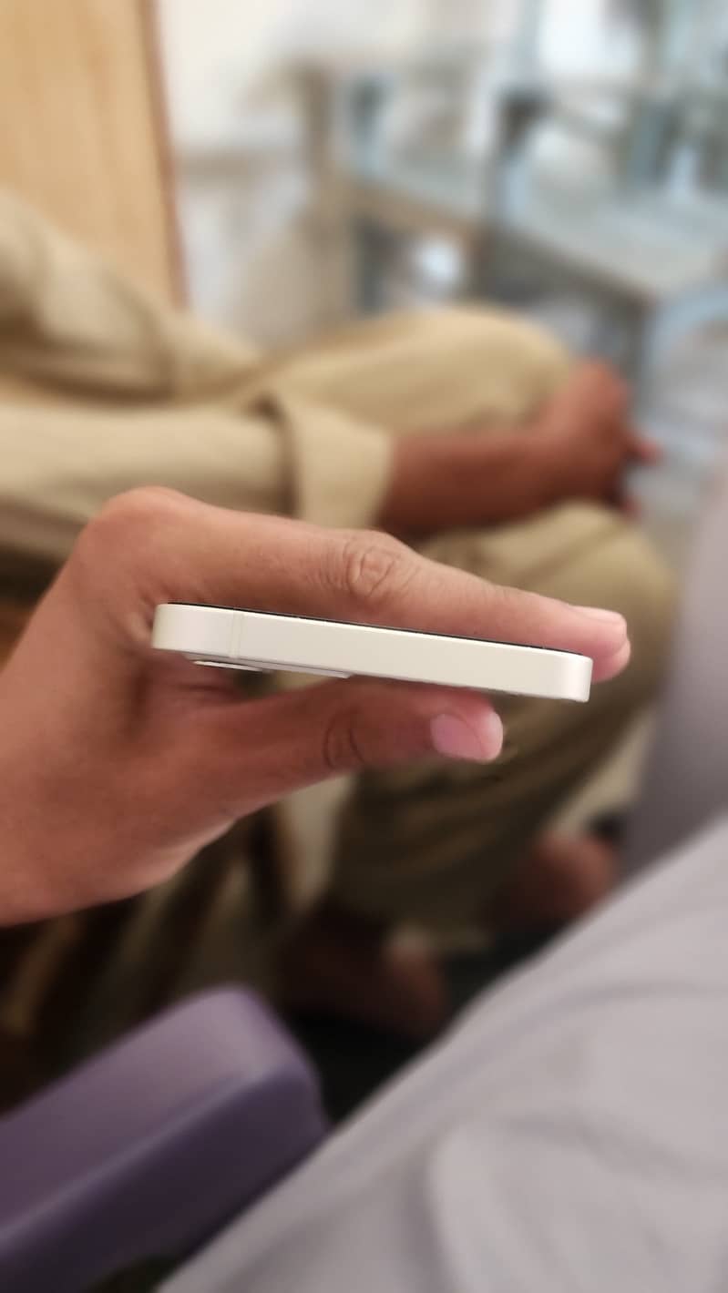 Apple iPhone 12 1