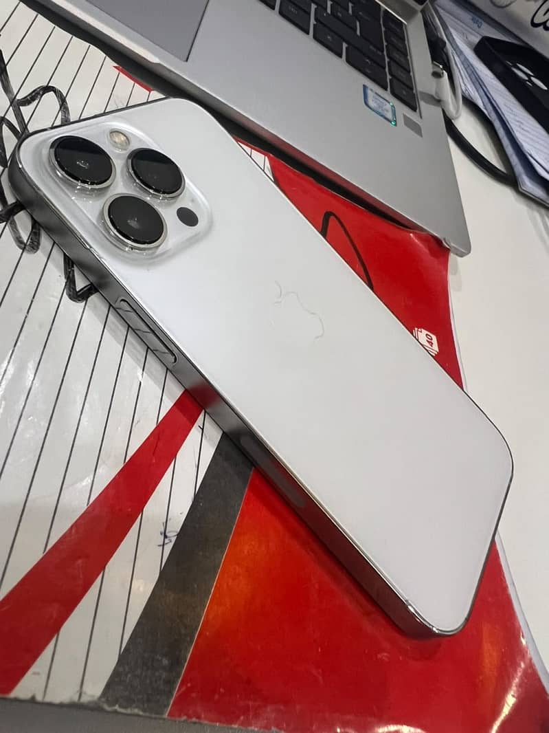 Apple iPhone 13 Pro 2