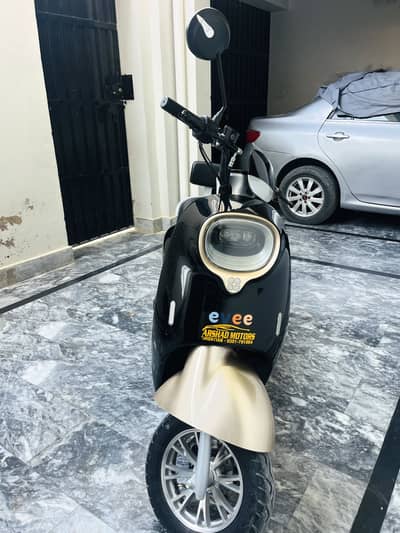 Evee Nisa electric  scotty