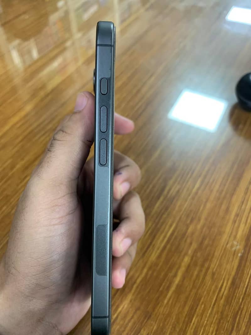 Apple iPhone 17 4
