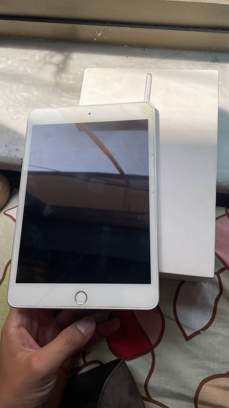 Ipad Mini 5 with box 64gb 3
