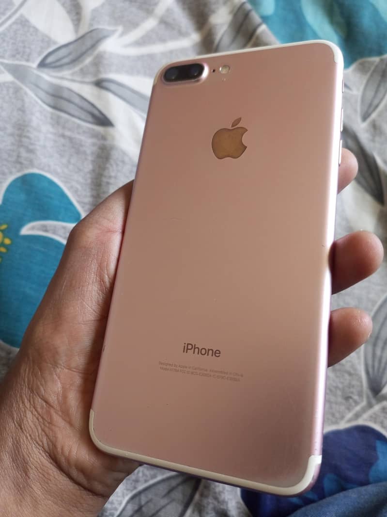 Apple iPhone 7 Plus 2