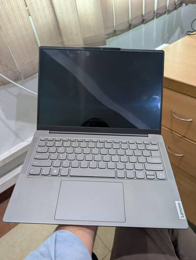 Lenovo Yoga slim 6 i7 13th gen h series 16 gb ddr5 OLED