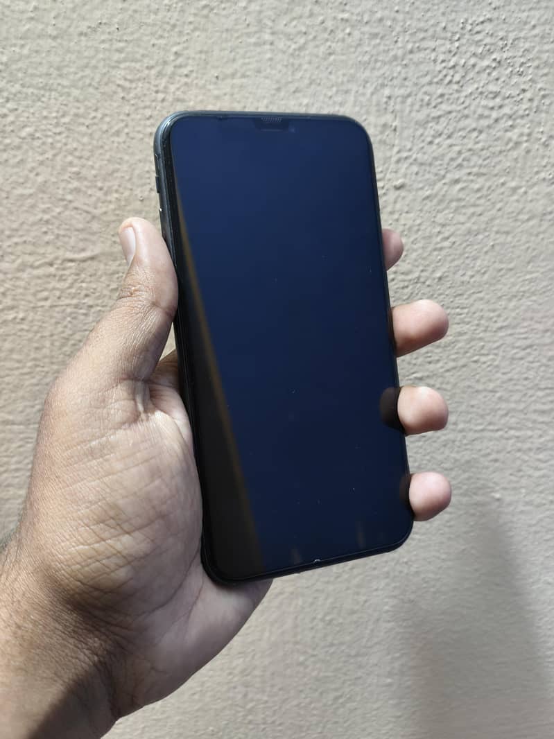 Apple iPhone 11 3
