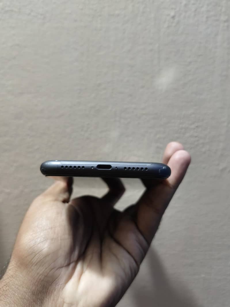 Apple iPhone 11 5