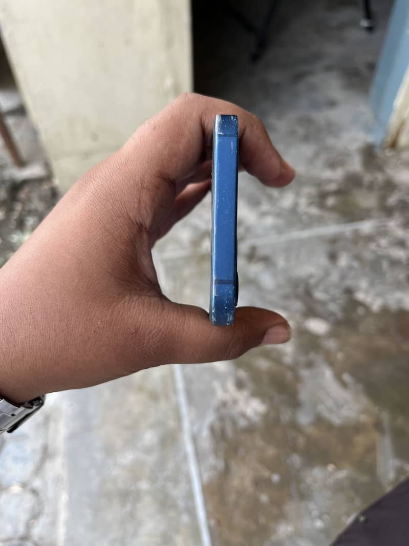 Apple iPhone 12 2