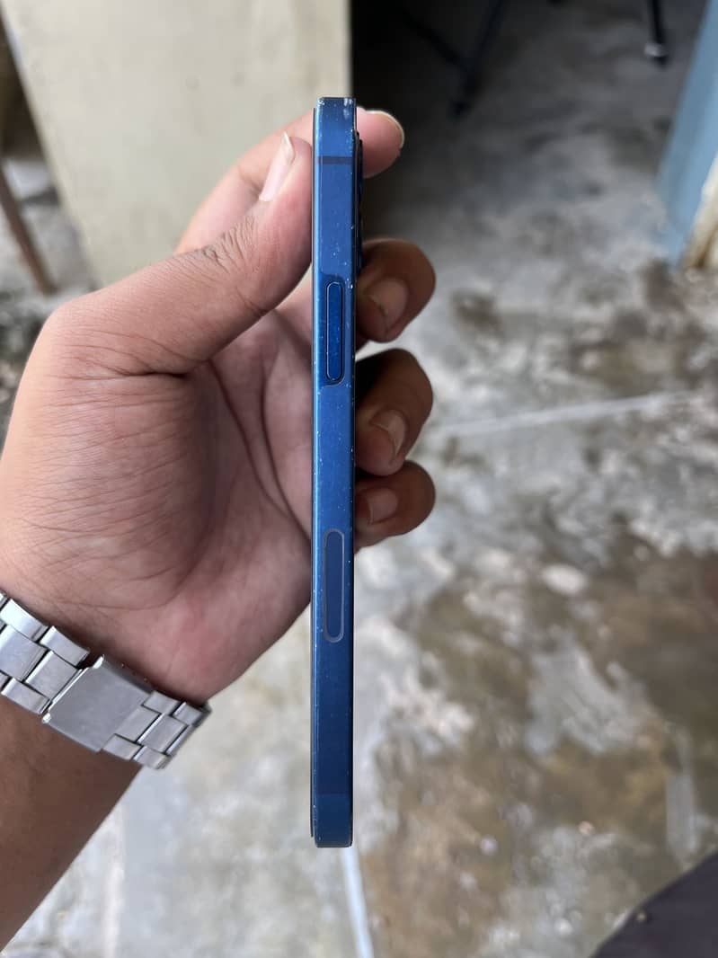 Apple iPhone 12 3
