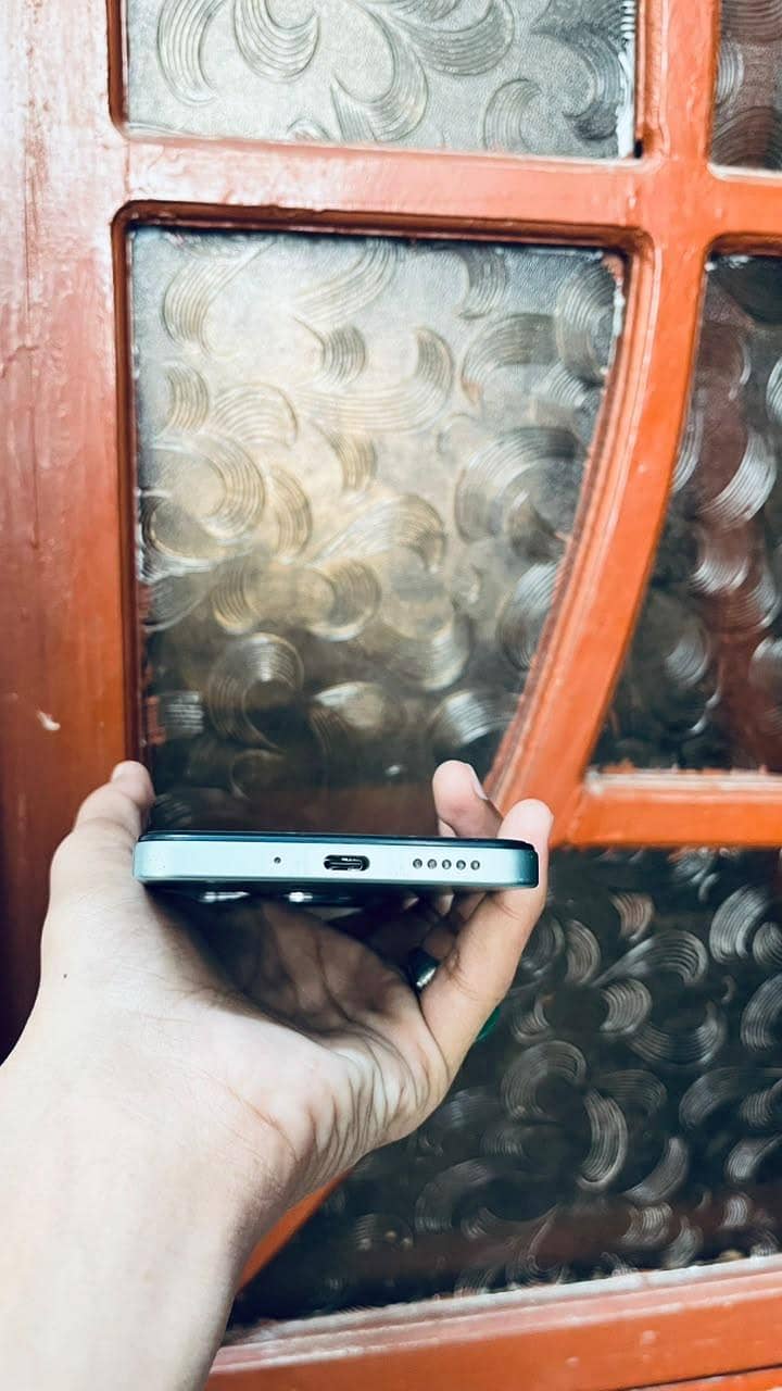 Realme 1 4