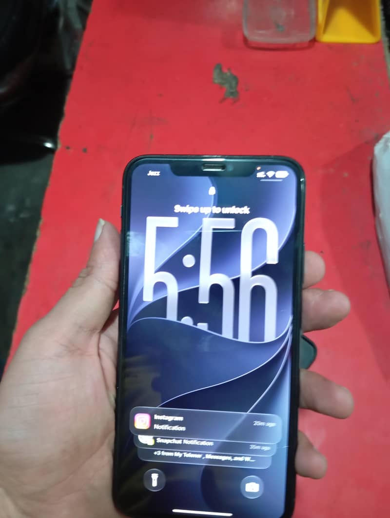 Apple iPhone 11 Pro Max 0