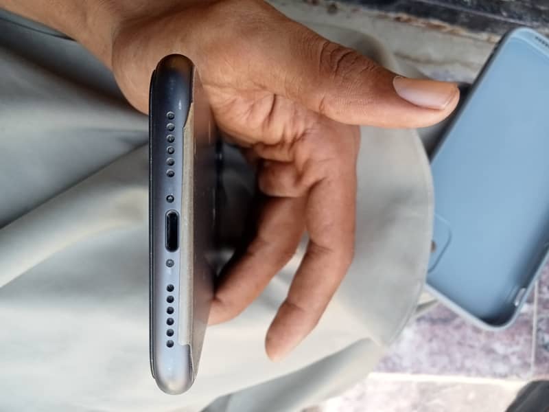 Apple iPhone 11 1