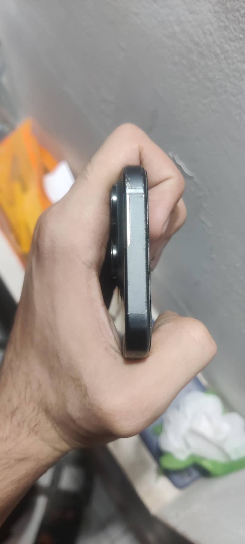 Apple iPhone 16 Pro 2