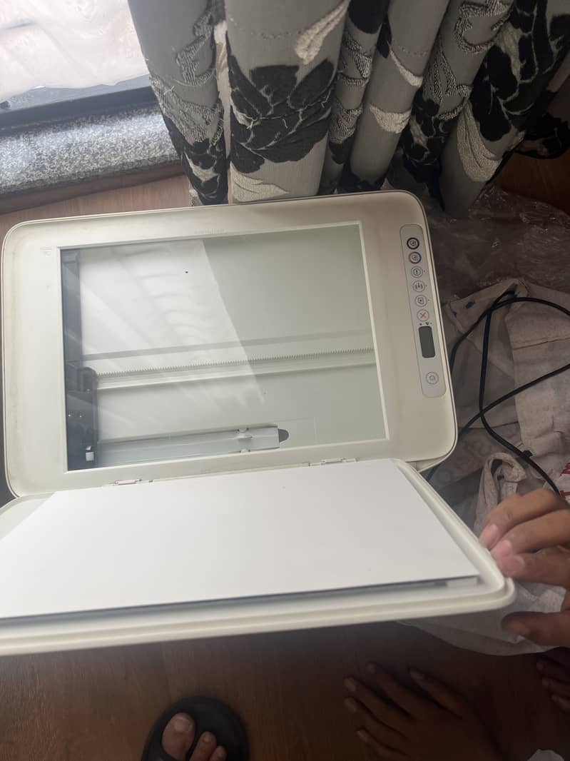 Broken iPad tablet 1