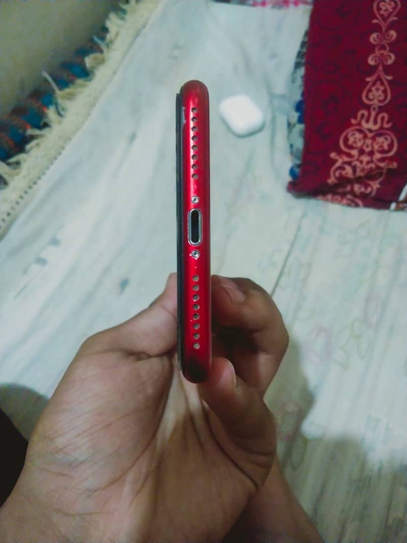 Apple iPhone 8 Plus 4