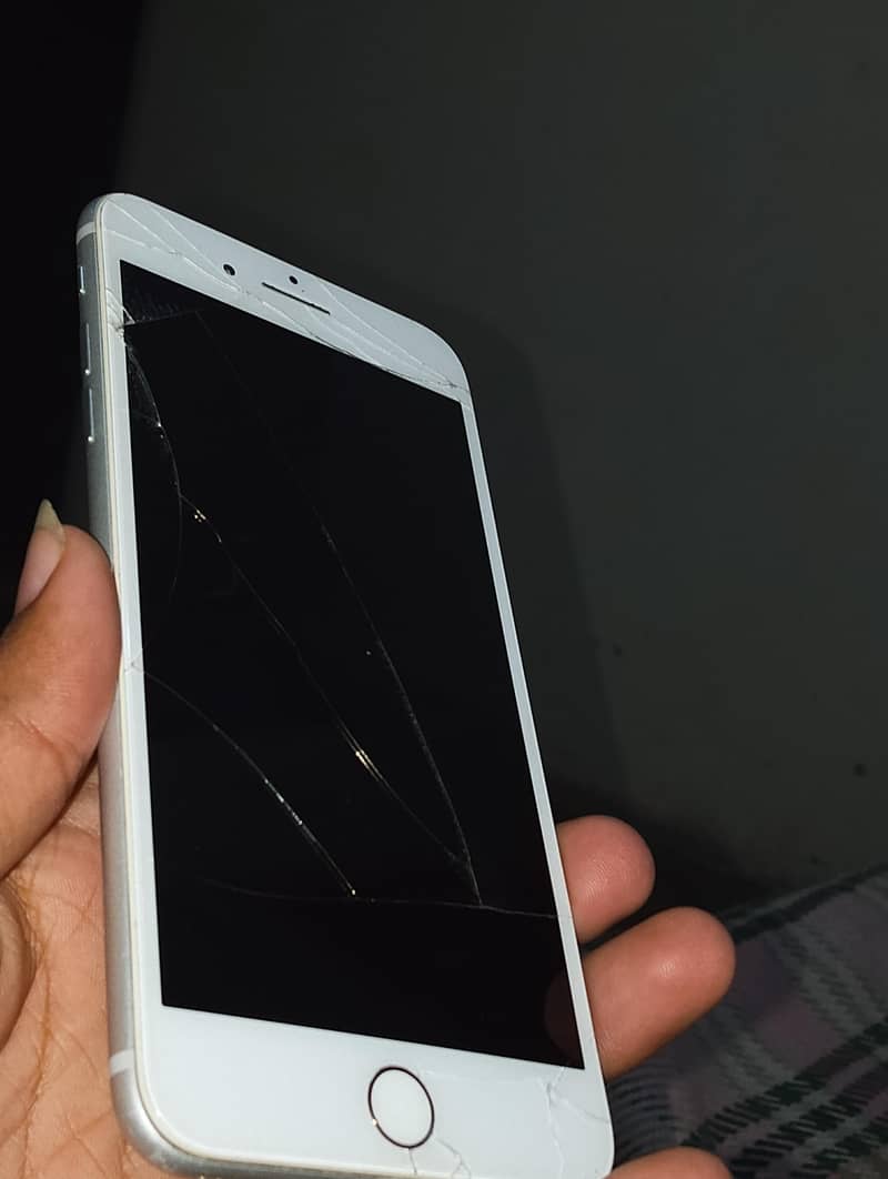 Apple iPhone 7 Plus 1