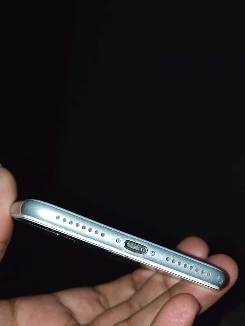 Apple iPhone 7 Plus 2