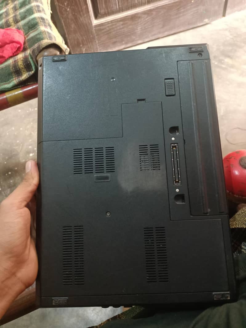 Dell laptop E5410 3