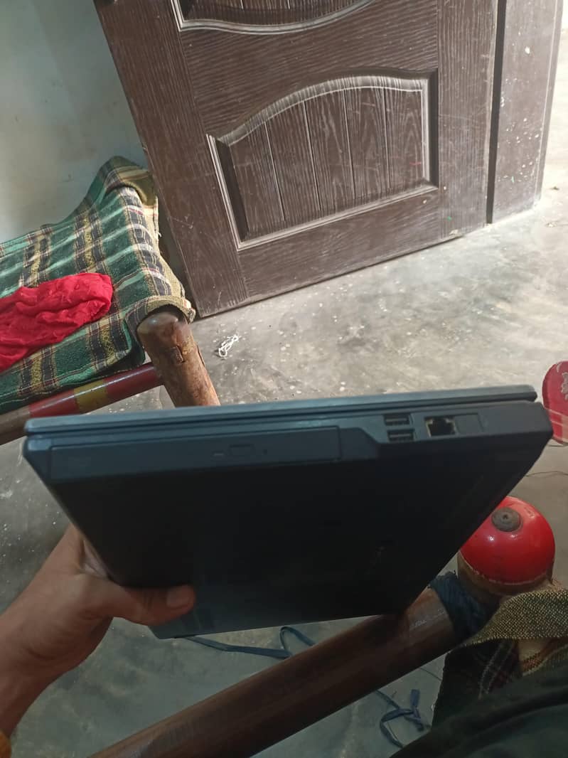 Dell laptop E5410 4