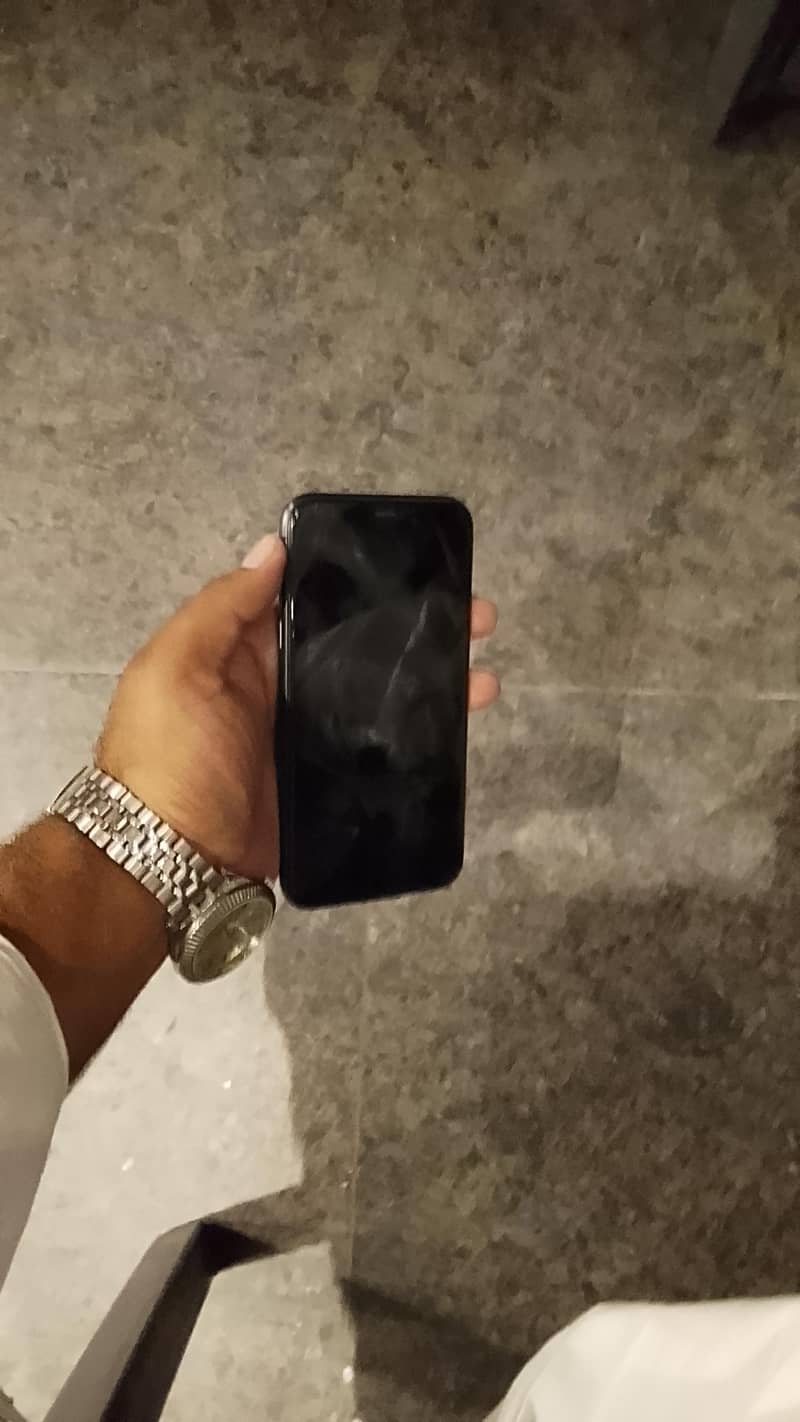 Apple iPhone 11 0