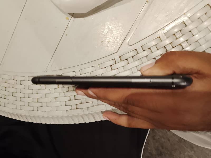 Apple iPhone 11 3