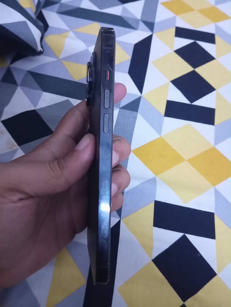 Apple iPhone 14 Pro Max 3
