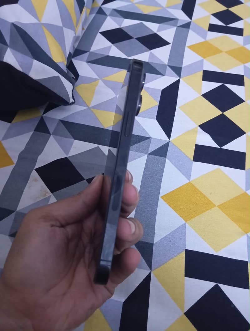 Apple iPhone 14 Pro Max 5